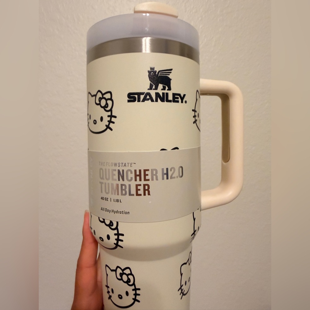 Cream Hello Kitty Quencher H2.0 Tumbler